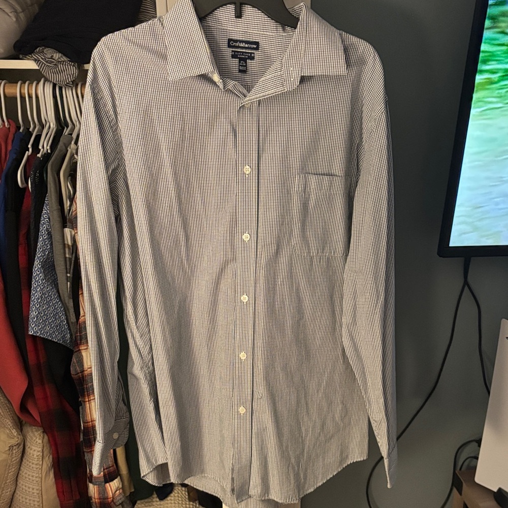 Croft & Barrow Men's White and Blue Checkered Dress Shirt